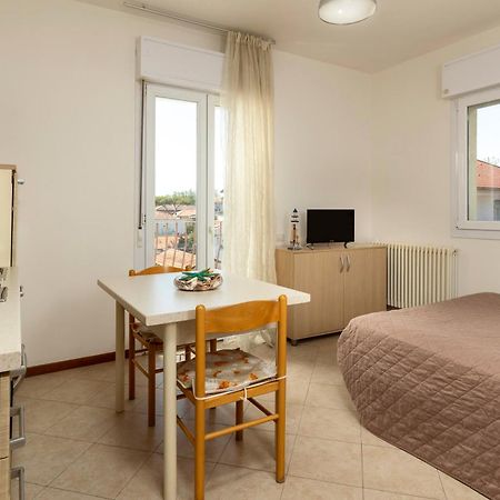 Residence Uno Studio&Suites 里米尼 外观 照片