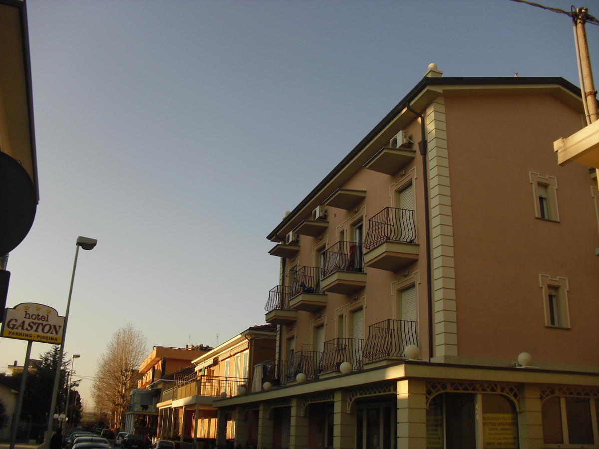 Residence Uno Studio&Suites 里米尼 外观 照片