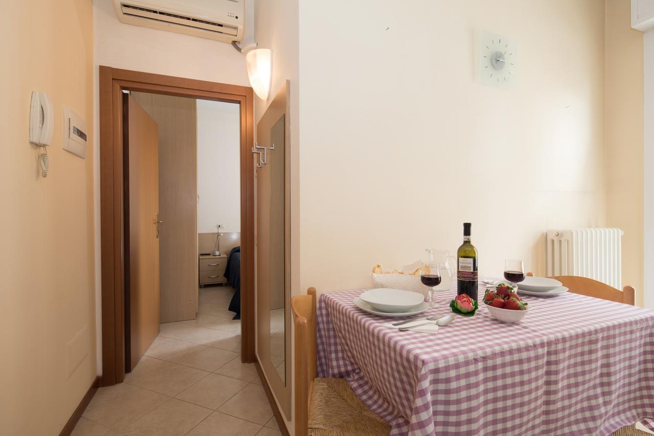 Residence Uno Studio&Suites 里米尼 外观 照片