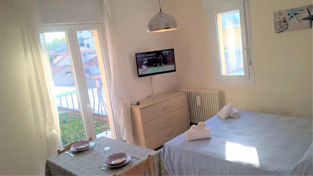 Residence Uno Studio&Suites 里米尼 外观 照片