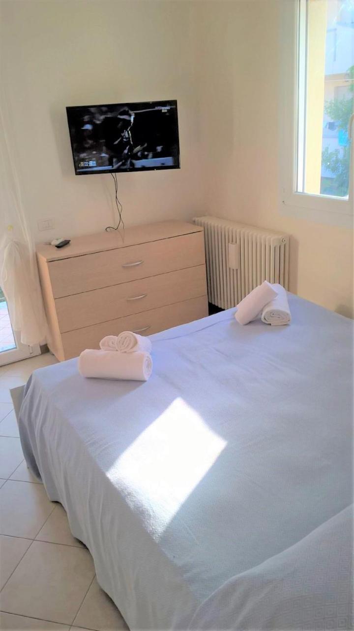 Residence Uno Studio&Suites 里米尼 外观 照片