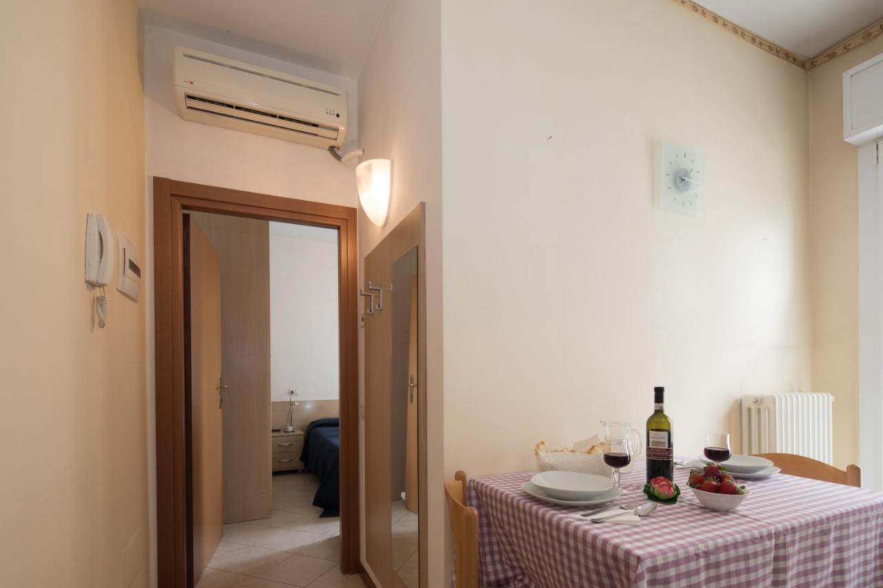 Residence Uno Studio&Suites 里米尼 外观 照片